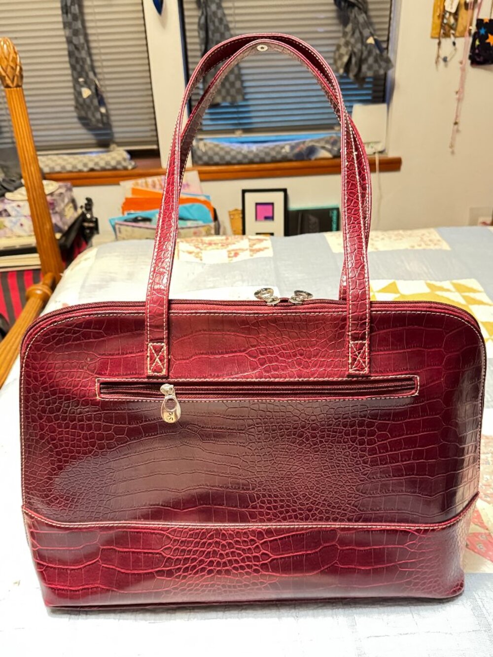 CaseLogic Faux Aligator Burgundy Laptop Tote - Picture 3 of 5